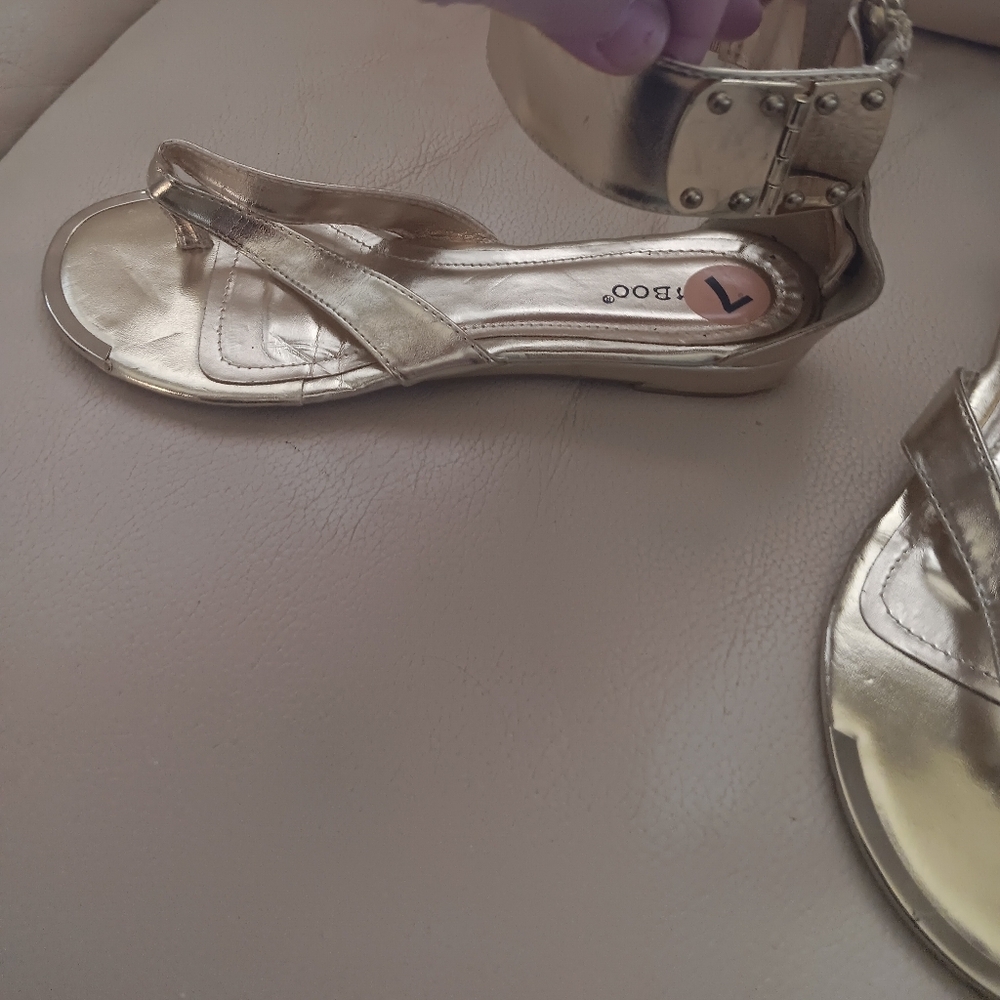 Bamboo Womens Gold LOTTIE Gladiator Sandals Sz 7 - Picture 9 of 12